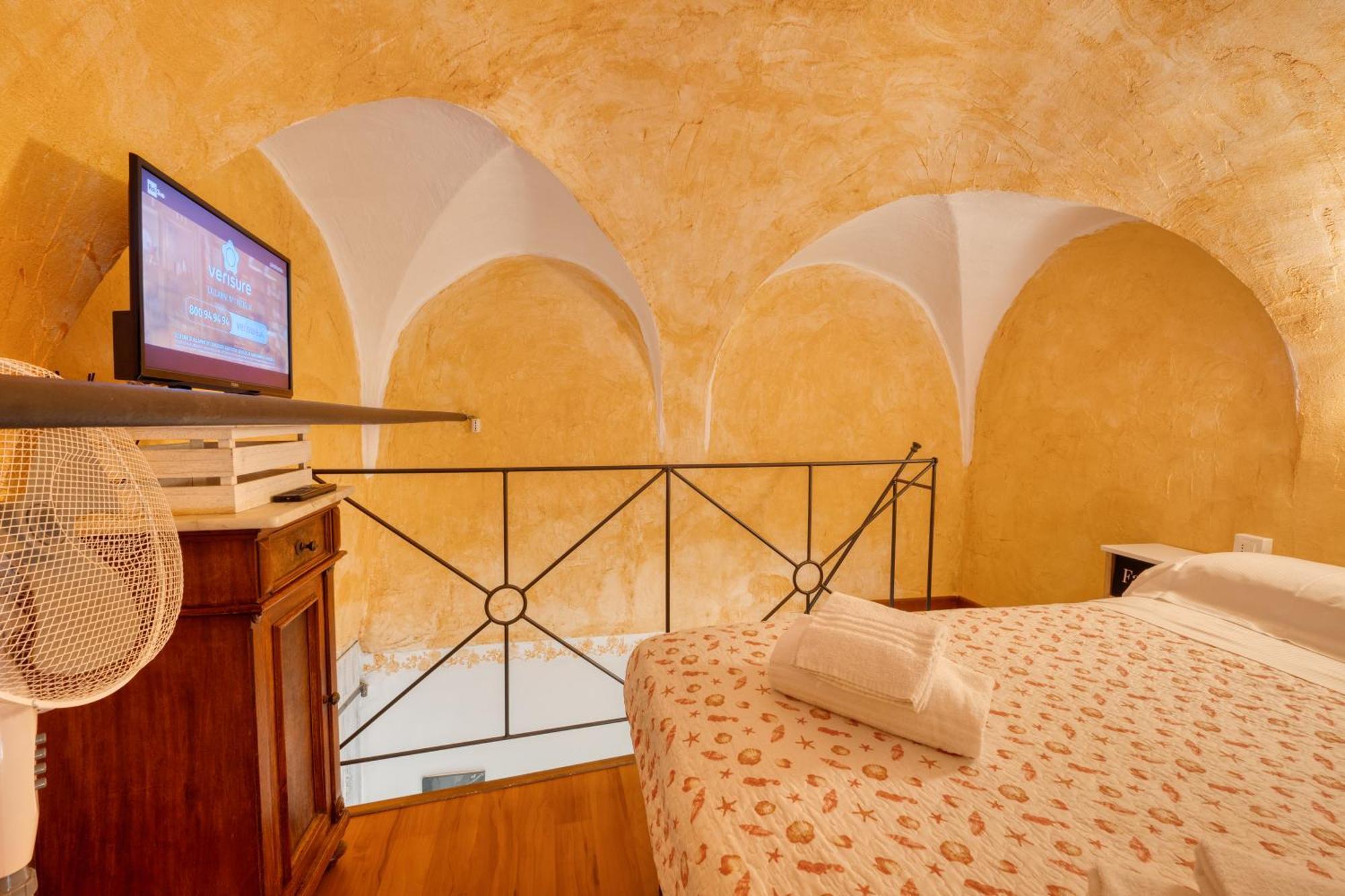 Mini Accommodation In Sanremo Liguria Exteriör bild